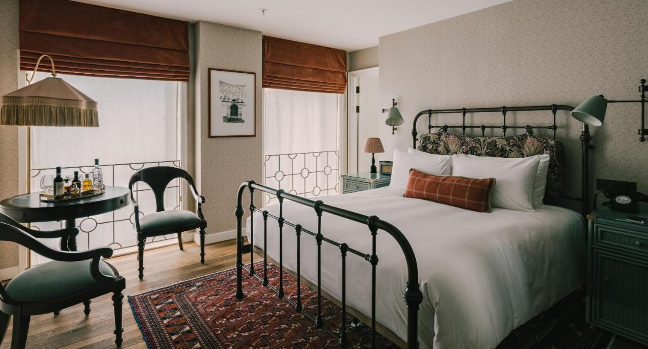 The Ned Hotel London Exterior photo A bedroom at the Hotel