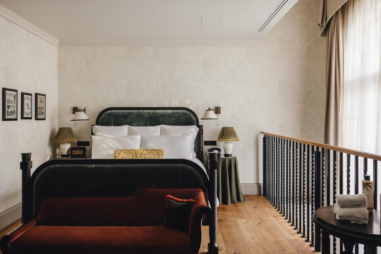 The Ned Hotel London Exterior photo A room at the London Edition