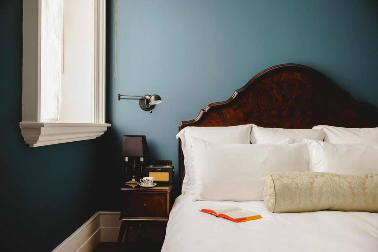 The Ned Hotel London Exterior photo A guest room at the Hotel Commonwealth