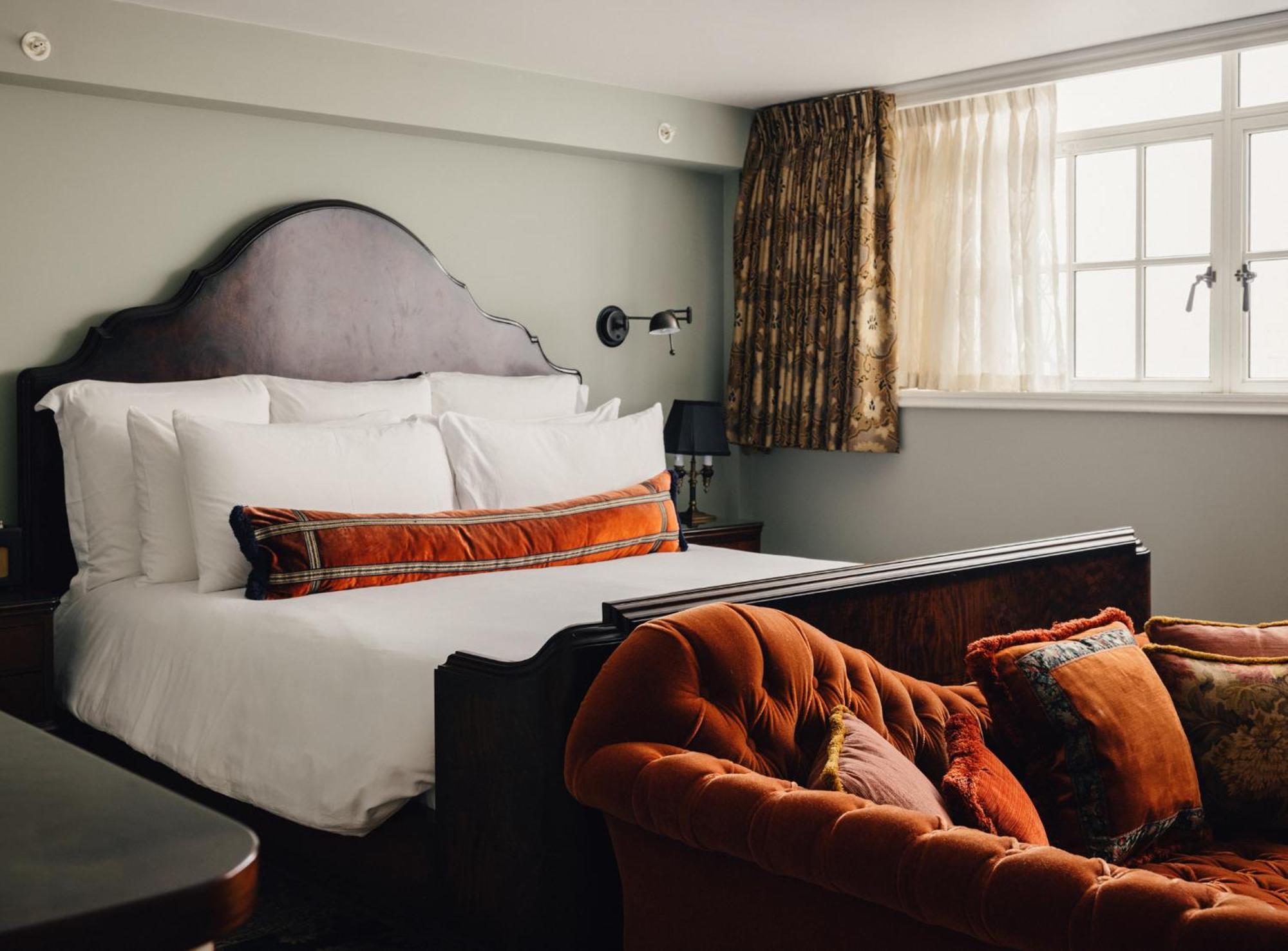 The Ned Hotel London Room photo A bedroom at The Mitre